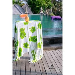 Hibiszkusz mintás sarong fehér alapon - zöld
