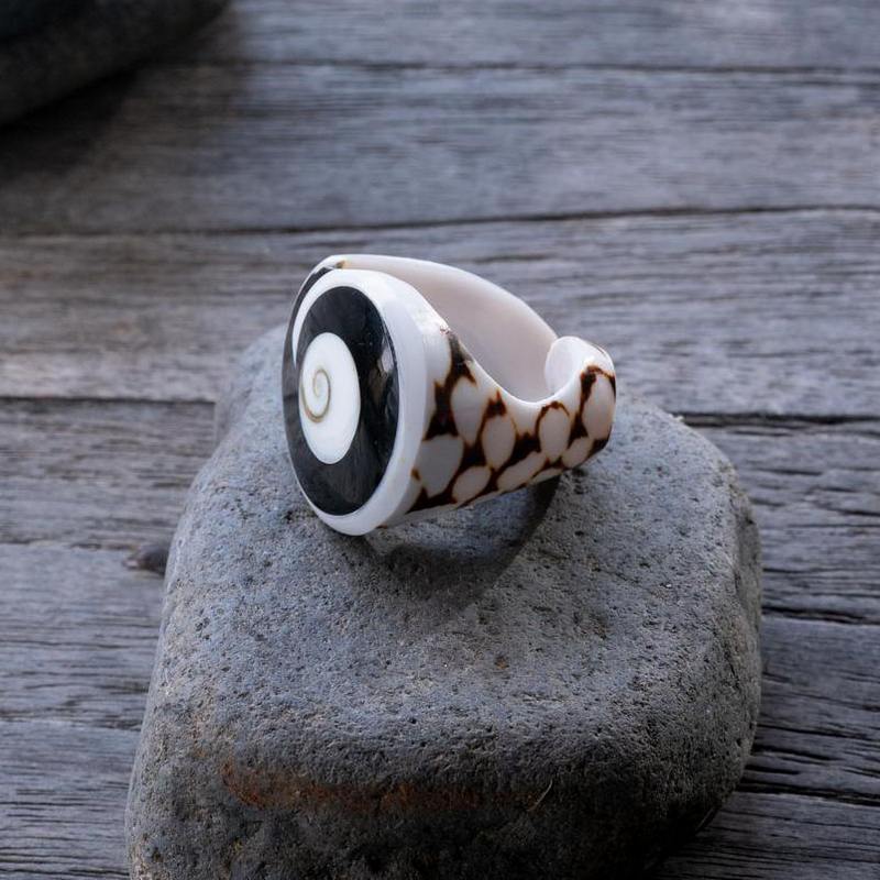 Kagyló Gyűrű - Fekete - 19 mm
