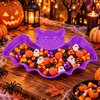 Denevér Alakú Műanyag Kínálótál Halloweenra - Lila, 30 cm