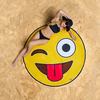 Kacsintós Emoji Óriás Strandtörölköző